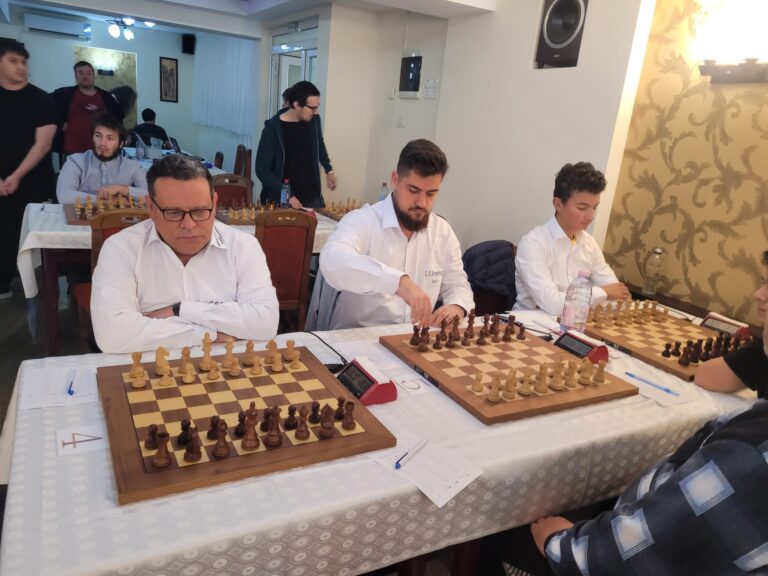 Campionii noștri la șah, Sergenții de la Radical Grup Vaslui, au învins și în a treia zi de competiție, la Amara! Luni, marea confruntare cu clubul din Urziceni!