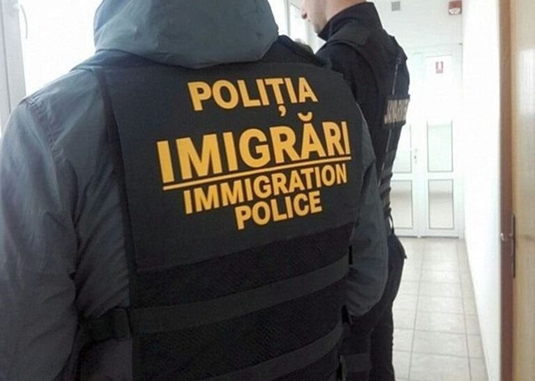 Cinci cetățeni străini, fără documente legale, depistați de polițiștii de la Imigrări Vaslui! Patru dintre ei, expulzați din România, sub escortă!