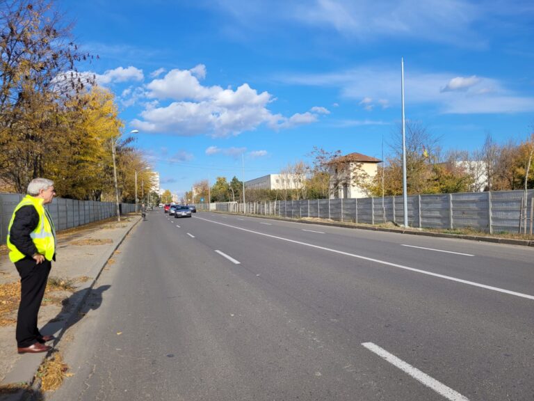 Stâlpii de electricitate din zona de sud-est a Bârladului, unii din perioada interbelică, au fost înlocuiți, anunță primarul Dumitru Boroș