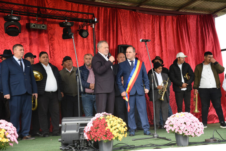 FOTO, VIDEO Ce sărbătoare, ce distracție, ce bucurie a fost la Ivănești, de Ziua Comunei! La Mulți Ani, domnule primar Vasile Novac, La Mulți Ani, tuturor ivăneștenilor!