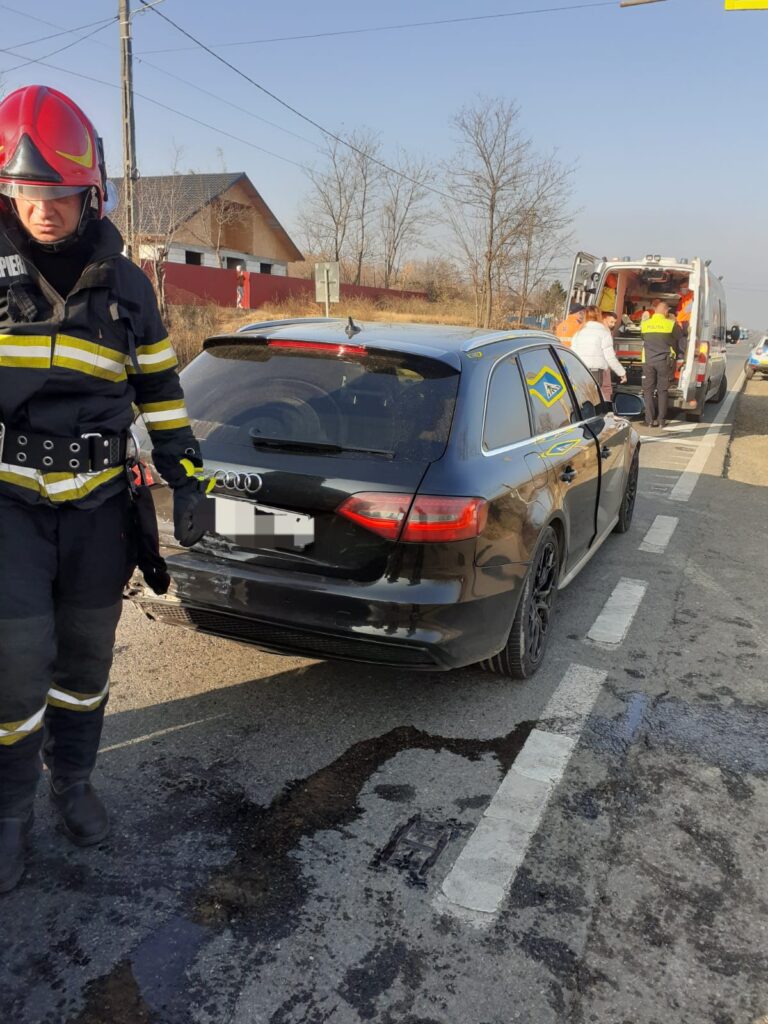 BREAKING NEWS Accident pe DE 581, în zona Strâmtura! Două Audi s-au izbit frontal, sunt opt victime! Două persoane au nevoie de îngrijiri medicale! 2 accident stramtura 1