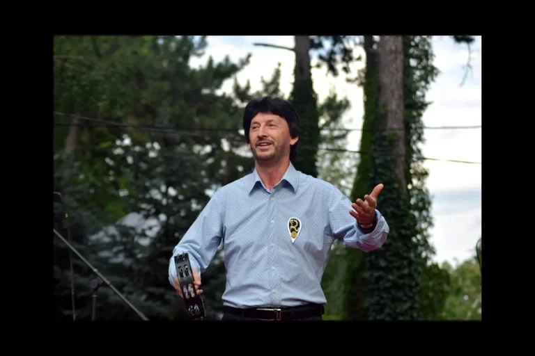 Patru ani fără profesorul Romeo Tălmaciu, omul care a plămădit singura fanfară de copii din România, Rotaria!  Astăzi, ar fi împlinit 65 de ani! Dumnezeu să vă odihnească în pace!