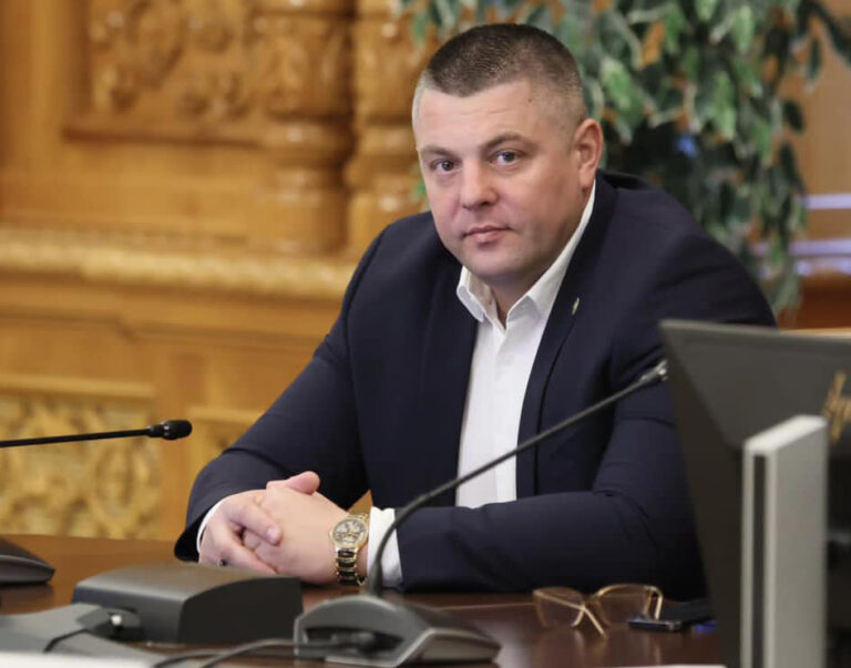 Succes al parlamentarilor PSD de Vaslui, la votarea bugetului de stat! „Am adus în plus, pentru județul Vaslui, suma de 2 milioane lei”, spune deputatul PSD de Vaslui, Eduard Popica