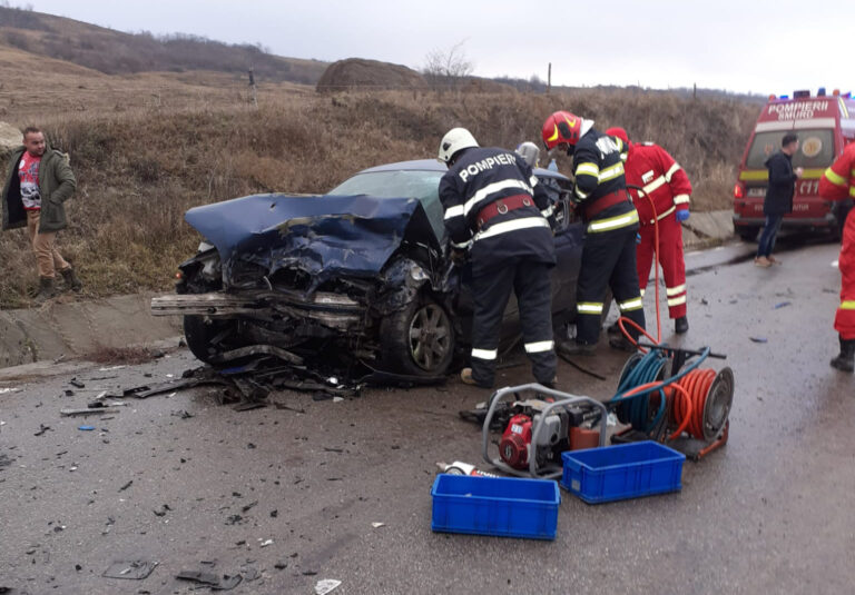 FOTO, VIDEO Un MORMAN de fiare contorsionate! Dramă de neimaginat aproape de satul Tansa!