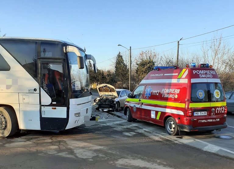 Grav accident de circulație, la Bârlad, în această dimineață! O gravidă și cei doi copii ai săi au ajuns la Urgențele Spitalului Municipal!