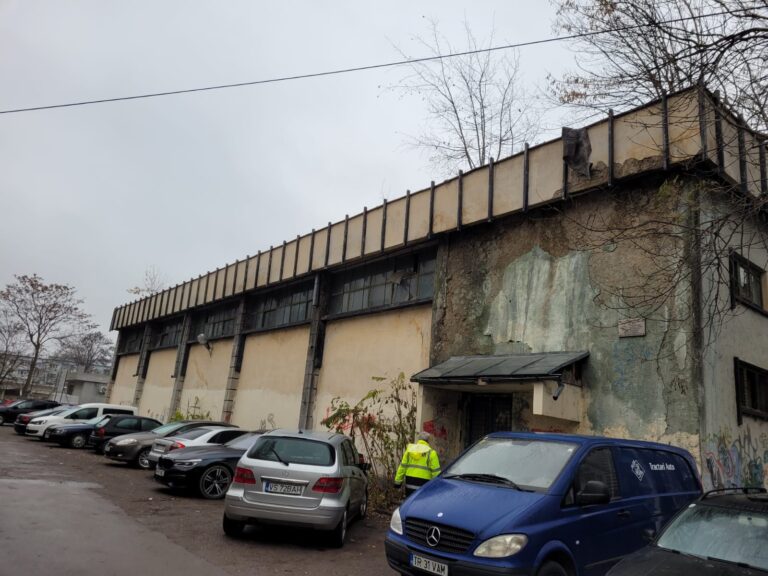 Primarul Bârladului a semnat autorizația de construire pentru reabilitarea, modernizarea și extinderea Sălii de Sport, de pe strada Nicolae Tonitza