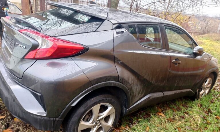 Mașină Toyota, căutată de autoritățile italiene, descoperită la Vama Albița! Un vasluian avea sarcina de cărăuș, până în R.Moldova!