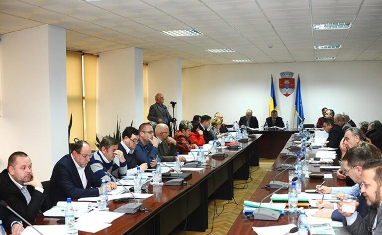 Primarul Vasile Pavăl anunță investiții fără precedent, în Vaslui, în 2023! ”Vom avea investiții majore în oraș, așa cum ne-au cerut vasluienii”, a spus edilul, la ședința în care s-a aprobat bugetul