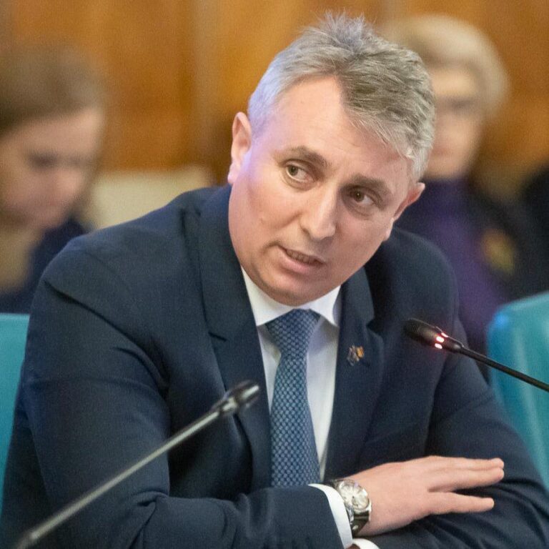 Ministrul de Interne, Lucian Bode, vine, joi, la Vama Albița! Va semna un acord, alături de oficialii R.Moldova! Controale unice la cea mai mare vamă din estul UE!