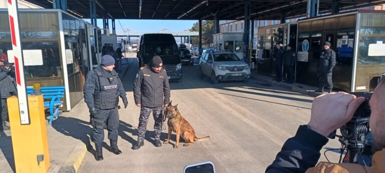 În Ziua Micii Uniri, în România au intrat aproape 7.000 de ucraineni