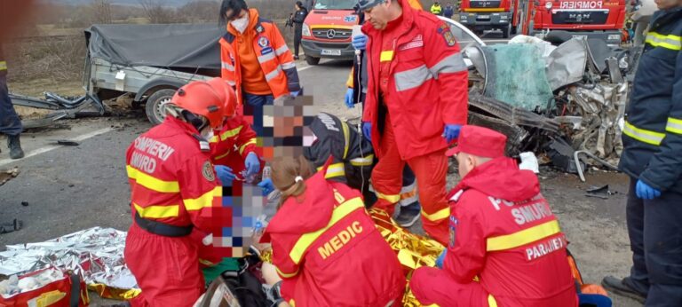 Victima cumplitului accident de la Crasna este șofer la firma de salubrizare a Vasluiului! Fiul său este în stare gravă, la Iași!