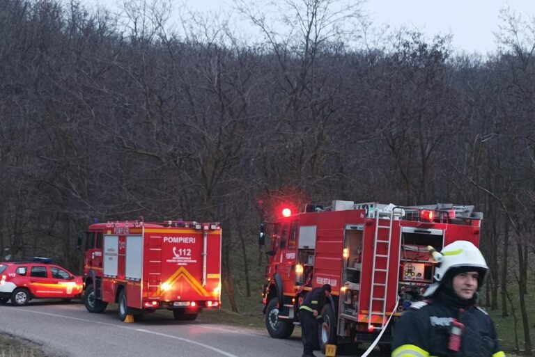 Accident pe DE 581, în zona Dobrina! Ciocnire între două mașini, un șofer a avut nevoie de îngrijiri medicale