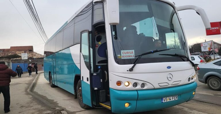 Cel mai modern autocar al unei primării comunale vasluiene! ”Vom duce cu el elevii și bătrânii”, spune primarul