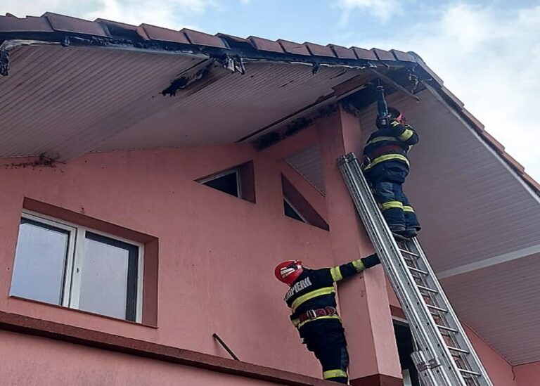 Incendiu la Solești, un cetățean a rămas fără 200 de litri de țuică! O scânteie a provocat incendiul!