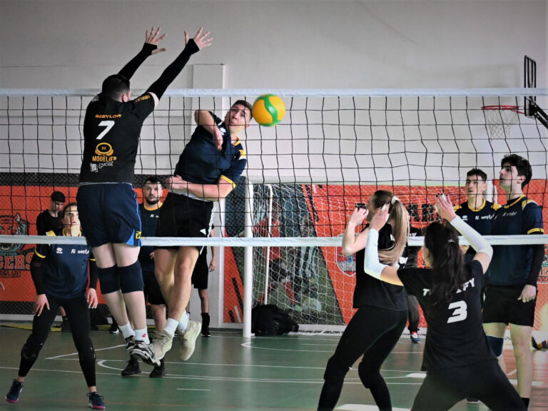 Turneu regional de volei la Vaslui, dotat cu Cupa Tigers! Finala, duminică seara, la Complexul Sportiv Evel H, din zona Vascovin