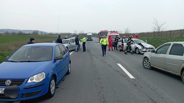 Accident grav pe DN24, aproape de „Curba morții”, în zona Livezii Mărul de Aur! Șase persoane, la un pas de moarte!