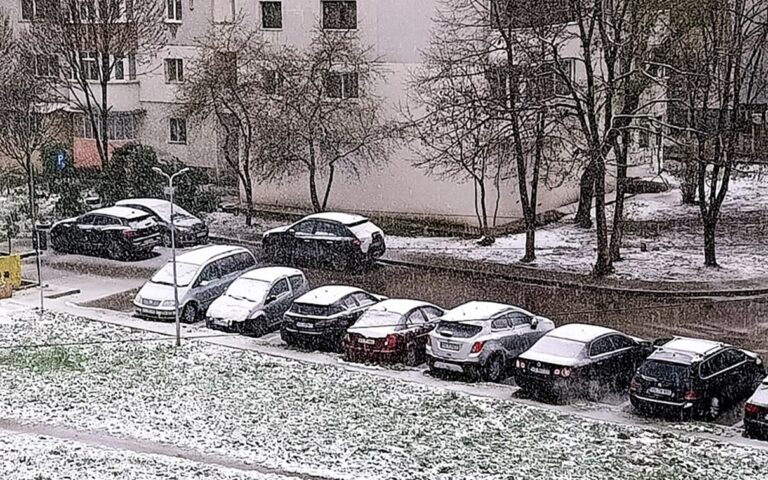 S-a întors iarna, la Vaslui! ”În județ, se circulă în condiții normale”, anunță prefectul județului Vaslui, Daniel Onofrei