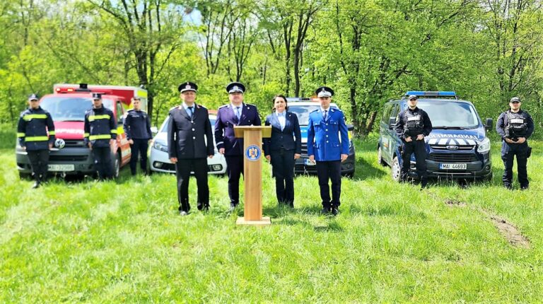 Sute de polițiști, jandarmi, pompieri sunt la datorie, în minivacanța de 1 mai