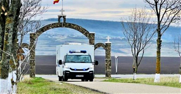 Deținuții vasluieni s-au rugat la Mănăstirea Movila lui Burcel! Bolnavii Penitenciarului, rugăciuni către Cel de Sus