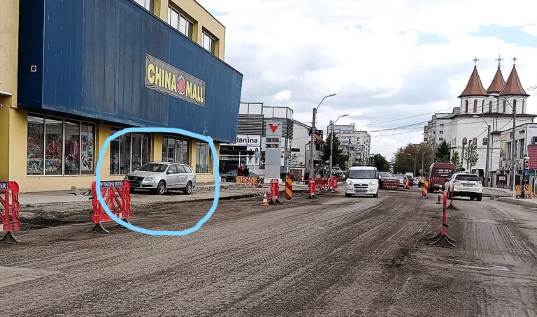 Un ”berbec” și-a uitat mașina în față la China Mall, la Vaslui! Poliția Rutieră îl așteaptă cu drag…