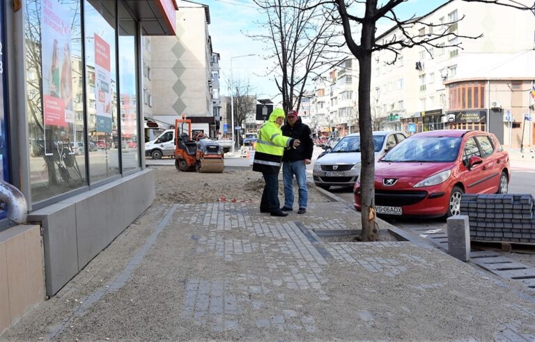 Continuă modernizarea Bârladului, trotuare noi pe mai multe străzi, anunță primarul Dumitru Boroș! Iată zonele care vor fi modernizate!