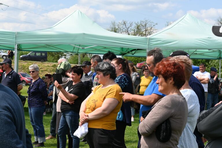 De ziua Sfinților Împărați Constantin și Elena, sute de locuitori ai satului Bălteni s-au distrat la Ziua Comunei