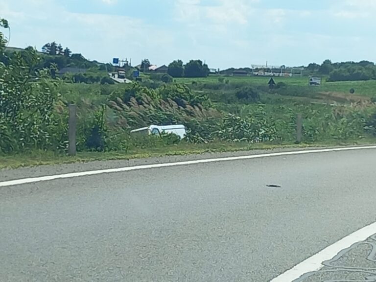 Comunicat IPJ Vaslui: Șoferul care a provocat accidentul de la Oltenești, de loc din Huși, era beat