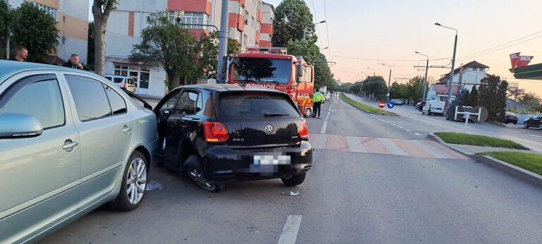 Accident grav, la Vaslui, duminică dimineața! Două autoturisme avariate, cinci victime