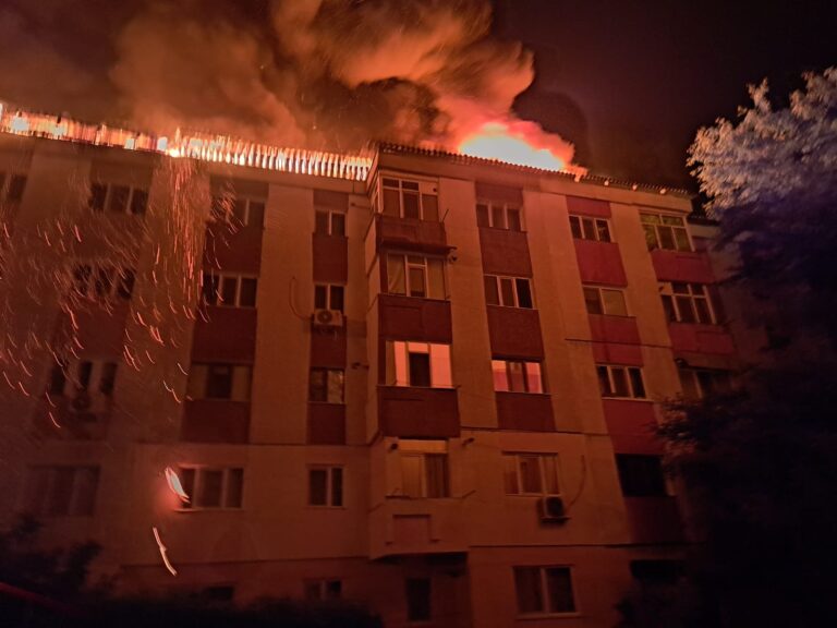 FOTO, VIDEO Cel mai mare incendiu din ultimii 30 de ani, din Bârlad! Zeci de pompieri și echipaje din tot județul, la locul tragediei!