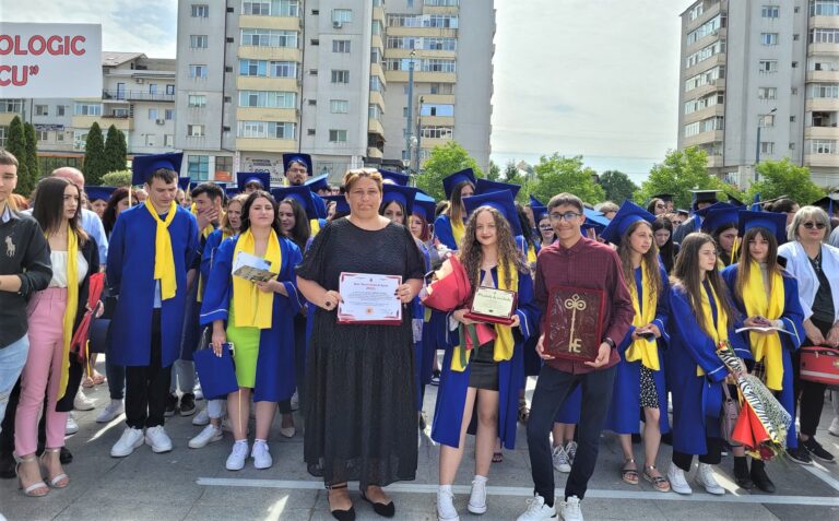 Primul liceu din Vaslui, cu propriul imn! Felicitări, Ion Mincu! Merită să-l ascultați!