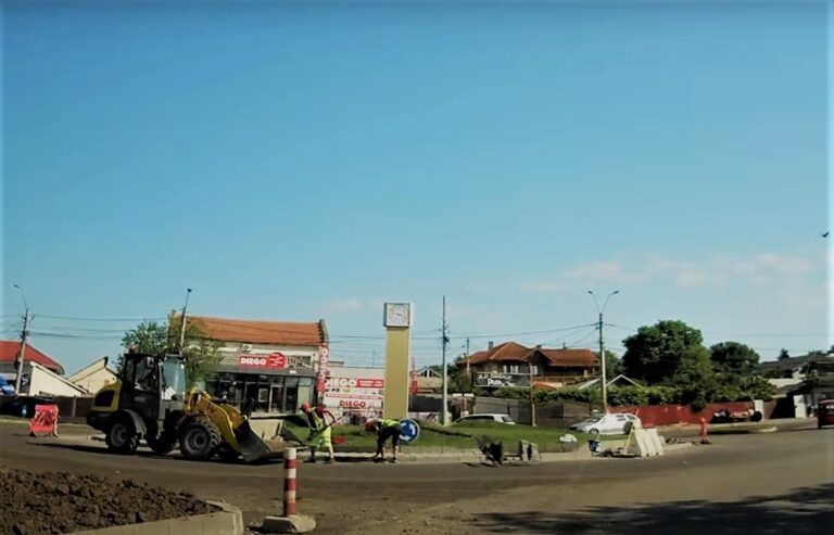 Celebrul ceas din sensul giratoriu Găzărie a fost dat jos. Ce va fi montat, în locul său