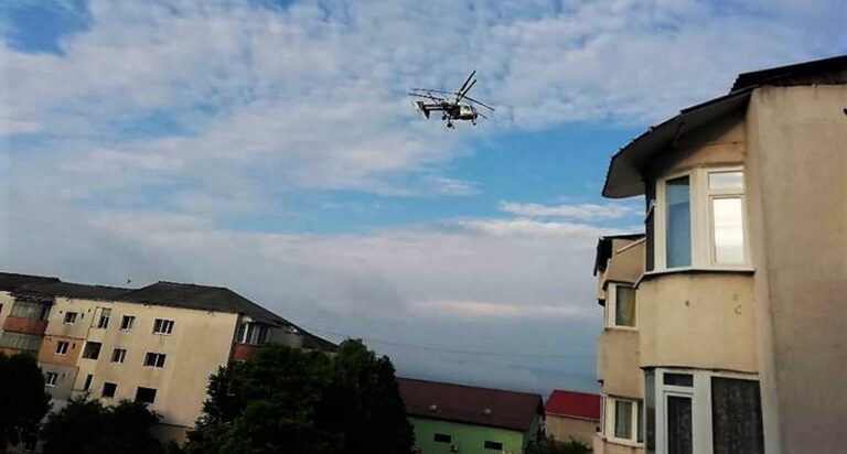 Vasluienii sunt revoltați: ”Au ajuns țânțarii la Vaslui precum Superman. Cu ce substanță or fi dat din elicopter?”