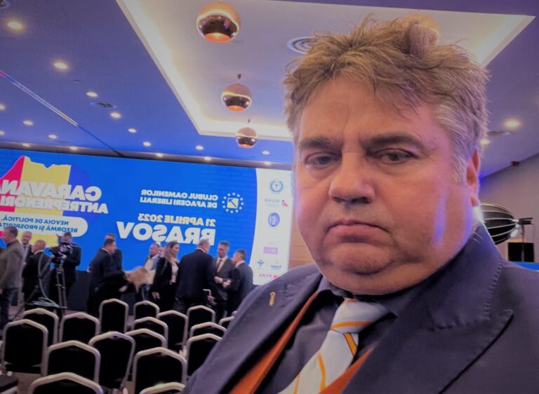 Omul de afaceri vasluian Ionel Sandu, managerul Radical Grup, propune ca luna august să fie denumită drept ”Luna Diasporei”, la Vaslui