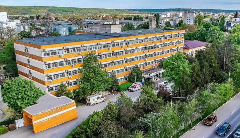 Cea mai mare achiziție de aparatură, din ultimii 30 de ani, la Spitalul Municipal de Urgență ”Elena Beldiman”. ”Spitalul «Beldiman» a fost o prioritate pentru mine”, spune primarul Boroș