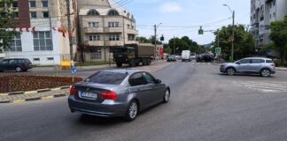 Trei scandalagii din Huși au fost ridicați de polițiști. Sunt sub control judiciar