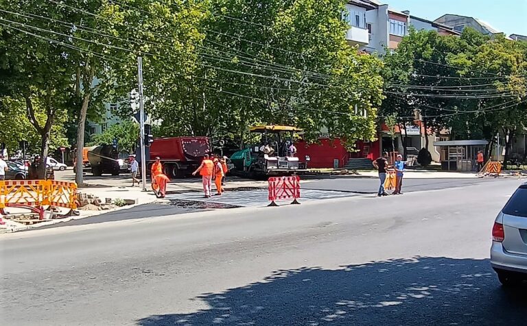 Drumarii de la Viacons Rutier se pregătesc de ”marea asfaltare” a străzii Traian