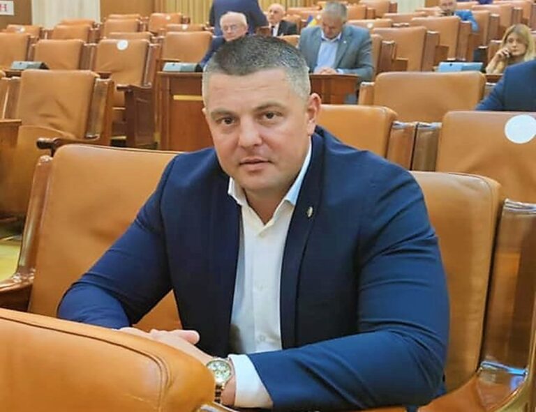 ”Ne ținem de cuvânt. Au scăzut prețurile alimentelor de bază cu aproape 50%”, spune deputatul PSD de Vaslui, Eduard Andrei Popica (GALERIE FOTO)