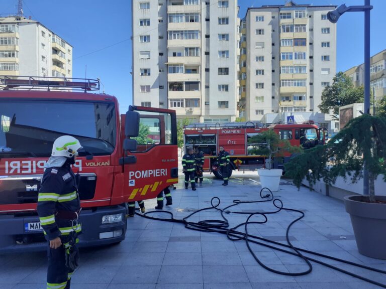 Incendiu în centrul Vasluiului, un aparat de aer condiționat a luat foc