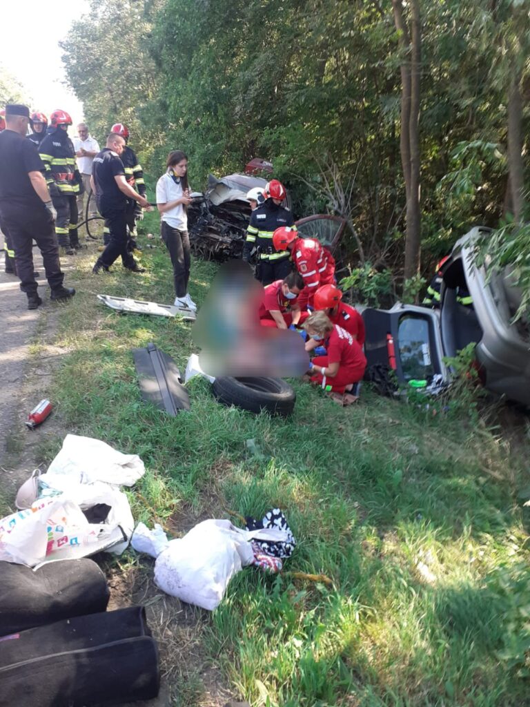 IPJ VASLUI, ACCIDENT SECUIA Depășire neregulamentară, mașini distruse, trei victime