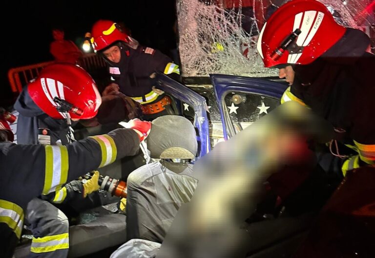 FOTO, VIDEO Măcel pe DE 581, la Crasna. Sunt morți și răniți grav