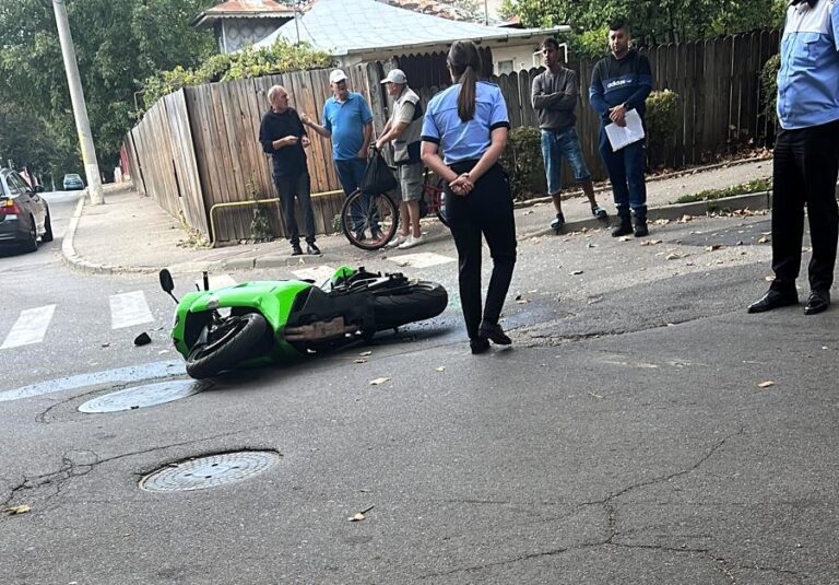 Un motociclist a zburat pe șosea, accident în zona Copou