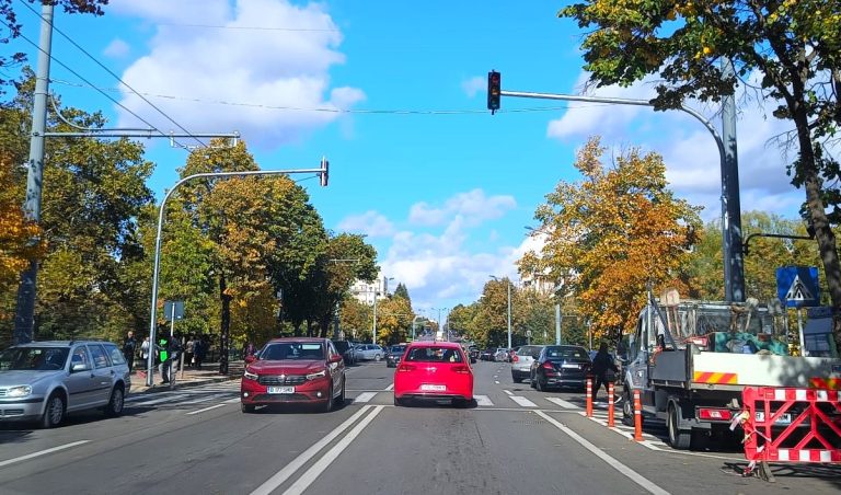O șoferiță din Vaslui a trecut pe roșu. Greșeala i-a adus un dosar penal