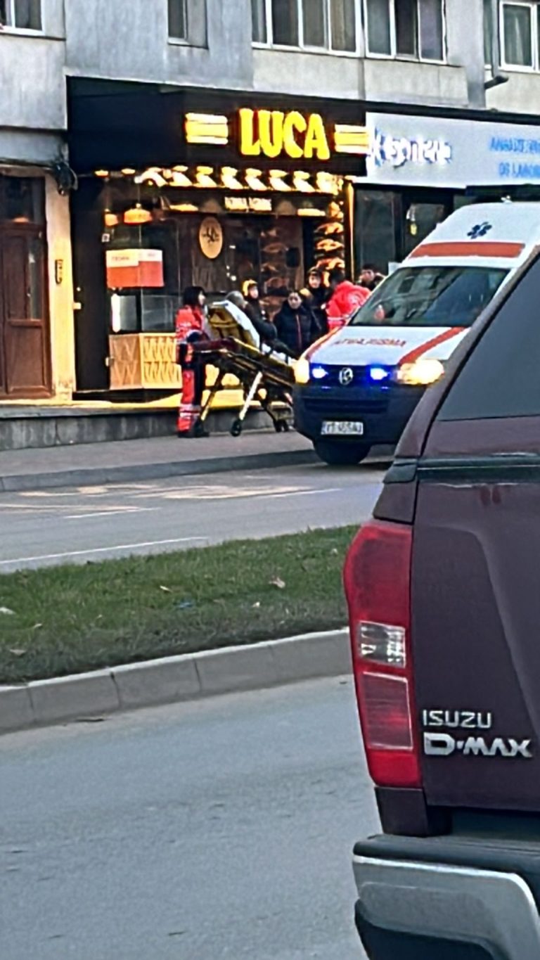 Accidentare gravă în centrul Vasluiului, bărbat cu un picior fracturat