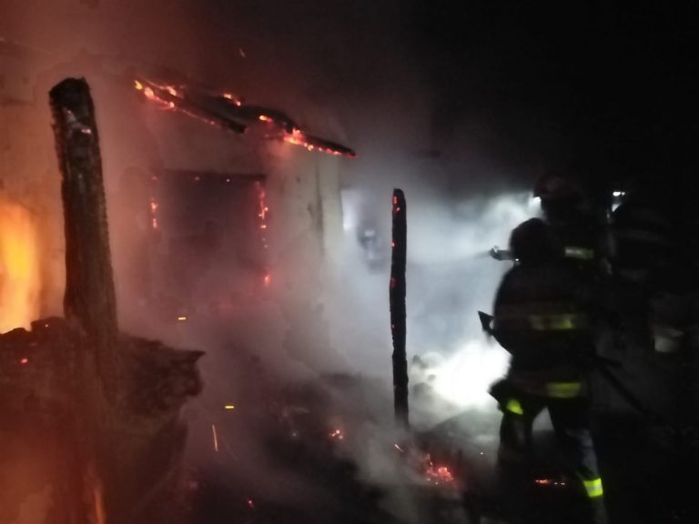 VIDEO, FOTO O bătrână de 93 de ani, din comuna Laza, a murit carbonizată