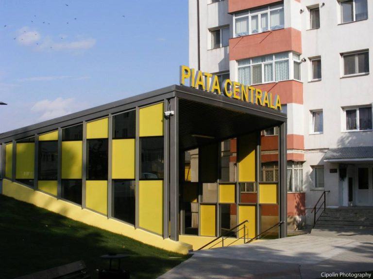 ȘTIREA SERII PIața Centrală din Vaslui, spartă de o bandă de hoți