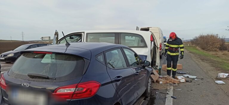 FOTO Accident grav pe DE 581, carambol cu trei autoturisme