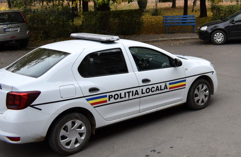 Premierul Bolojan vrea reducerea numărului de polițiști locali. Primăria Vaslui, consultată