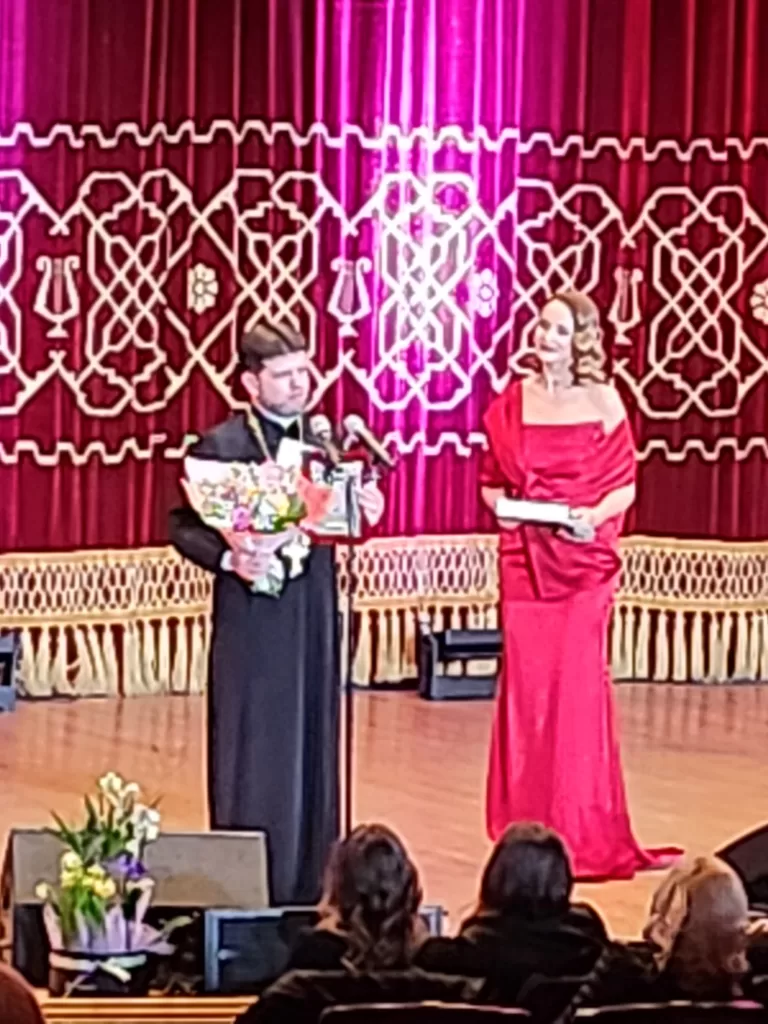 ȘTIREA SERII Premiu important pentru Episcopia Hușilor, la Gala Națională a Asistenței Sociale