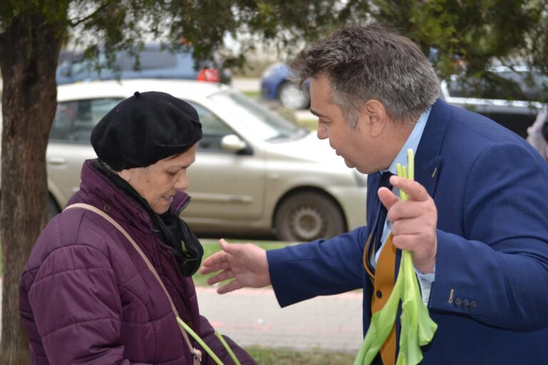 Vasluienii, alături de Ionel Sandu și AUR. Peste 500 de femei sărbătorite la sediul AUR, de Ziua Femeii