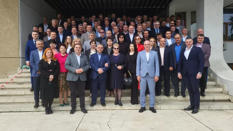 SURSE: Primarii social-democrați merg pe mâna lui Crin Antonescu la prezidențiale